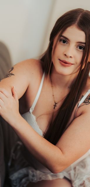 Model - HannaCutte deepthroat