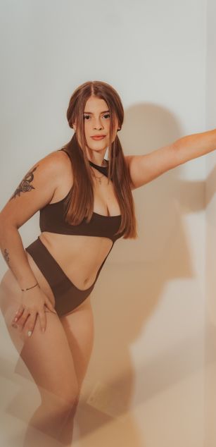 Model - HannaCutte deepthroat