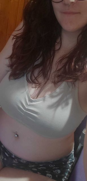 Model - Anna Cherie hairy