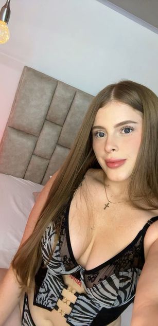 Model - HannaCutte deepthroat