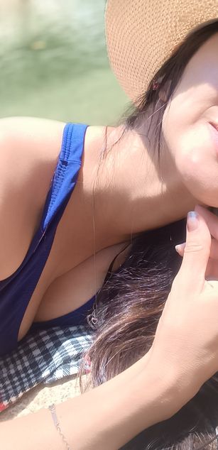 Model - Valen Hops deepthroat