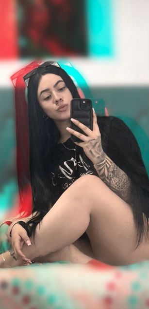 Model - ivy_youth dildo