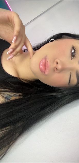 Model - ivy_youth dildo