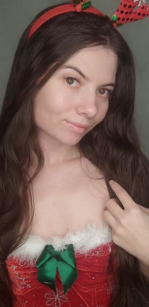 Model - AlisiaNovo dildo