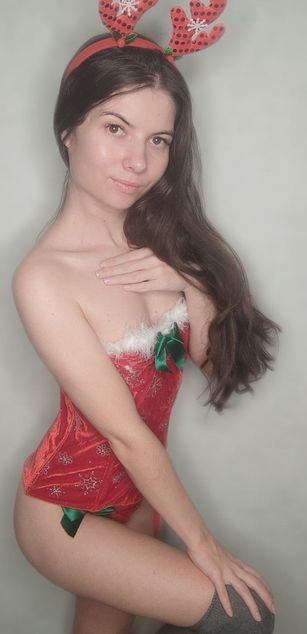 Model - AlisiaNovo dildo