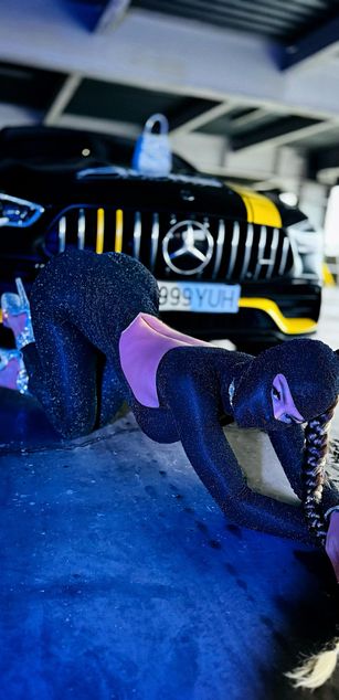 Model - Evelynxxx curvy