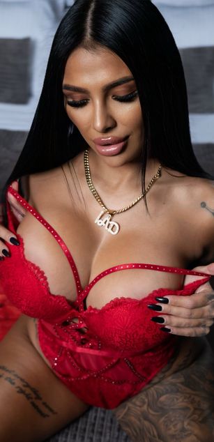 Model - FiresBomb777 blowjob