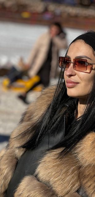 Model - VictoriaLane deepthroat