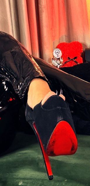 Model - Lady Vanya heels