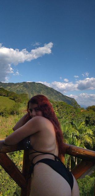 Model - CloeSweet blowjob