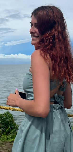 Model - CloeSweet blowjob