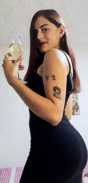 Model - CloeSweet blowjob