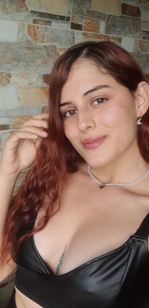 Model - CloeSweet blowjob