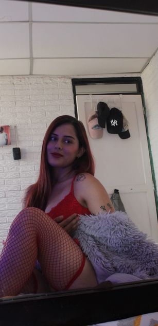 Model - CloeSweet blowjob