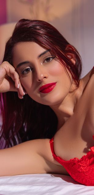 Model - CloeSweet blowjob