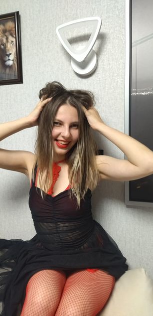 Model - capy_adell masturbation