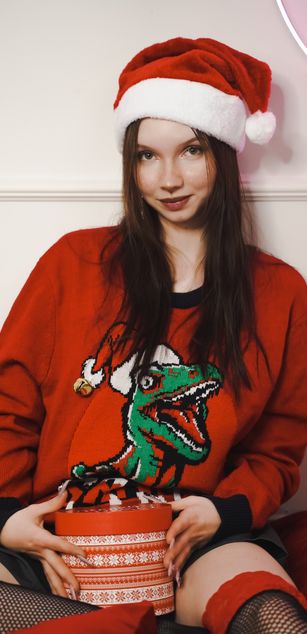 Model - Mari Nette striptease