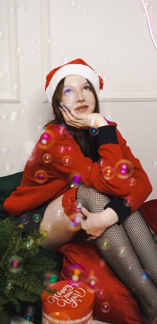 Model - Mari Nette striptease