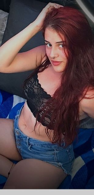 Model - CloeSweet blowjob