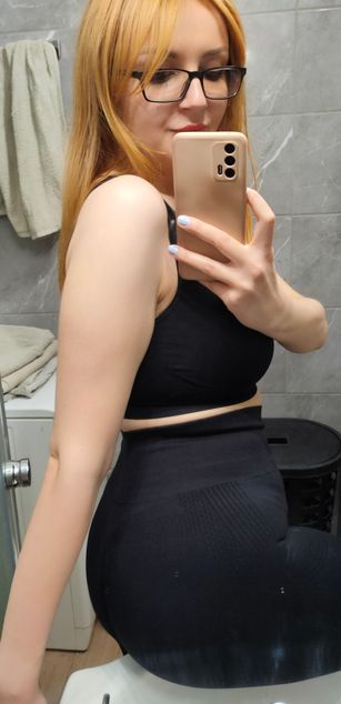 Model - LeilaBlissXO curvy