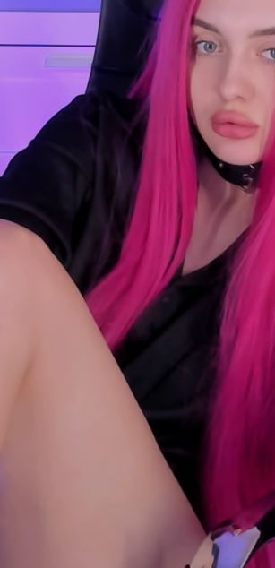 Model - Megan_Wick pantyhose