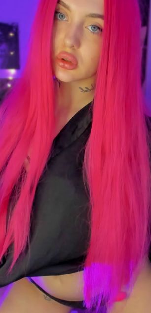 Model - Megan_Wick pantyhose