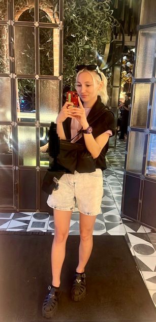 Model - Kimberly_Bravo legs