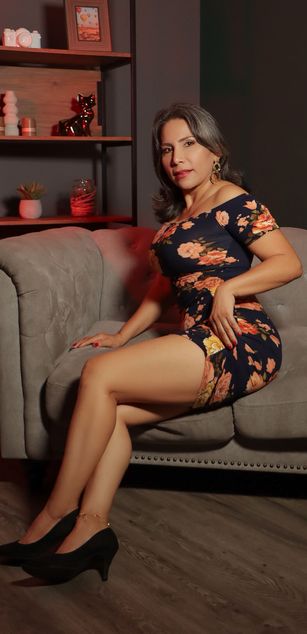 Model - Amanda Martinez deepthroat