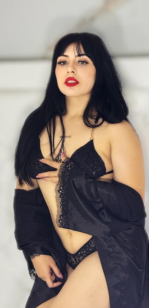 Model - Ariadna Snow blowjob