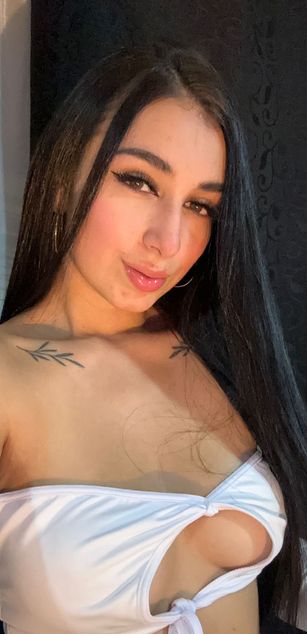 Model - EmilyRosse11 striptease