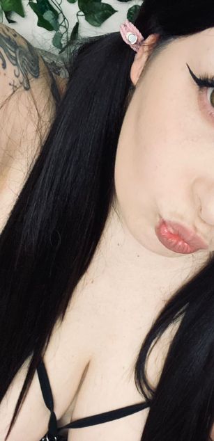 Model - TaliaTrinity boobs