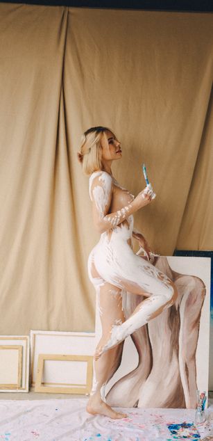 Model - AmelyDragons blowjob