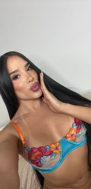 Model - Aly Queen bigtits