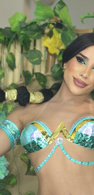 Model - Aly Queen bigtits