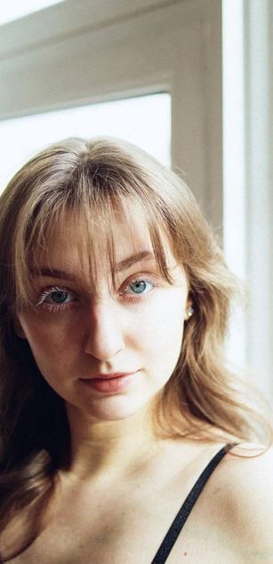 Model - Esmi blowjob