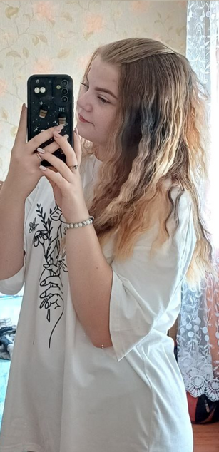 Model - MissElya28 cute