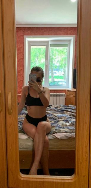 Model - Rebecca boobs