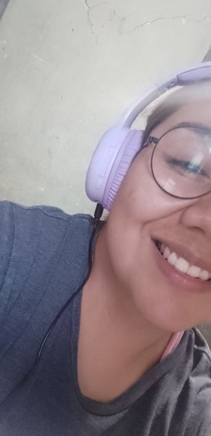 Model - Nicole linda