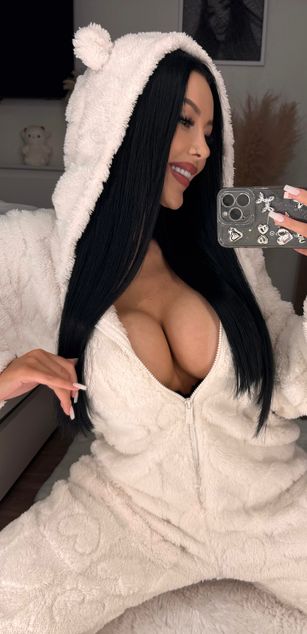 Model - kimberry bigtits