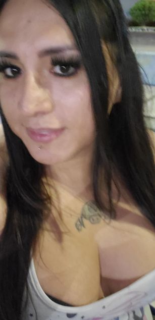 Model - connie_211 smoking