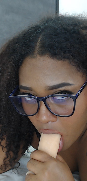 Model - RoxieLewis deepthroat