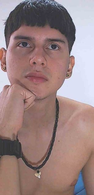 Model - Seth Retts hairy