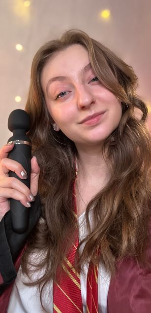 Model - Esmi blowjob