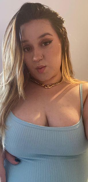 Model - Valerie bigboobs