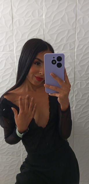 Model - AmberDux dirtytalk