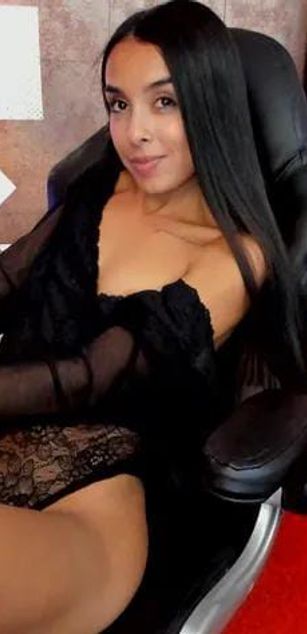 Model - AmberDux dirtytalk