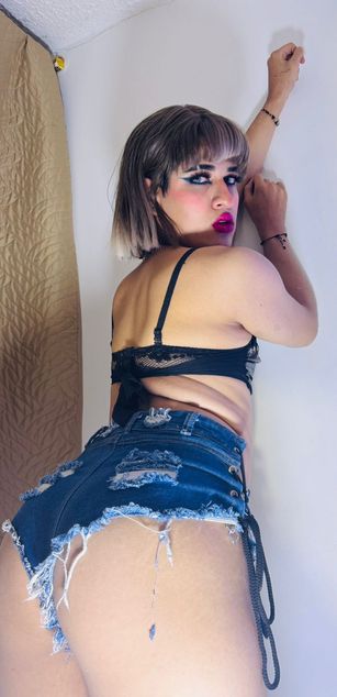 Model - Playful_Adriana squirt