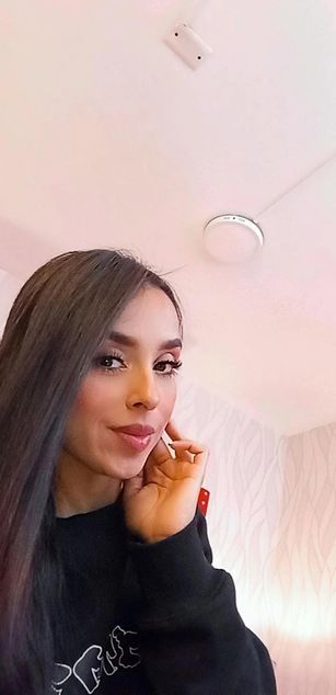 Model - AmberDux dirtytalk