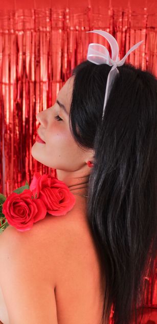 Model - Chloe Collins striptease