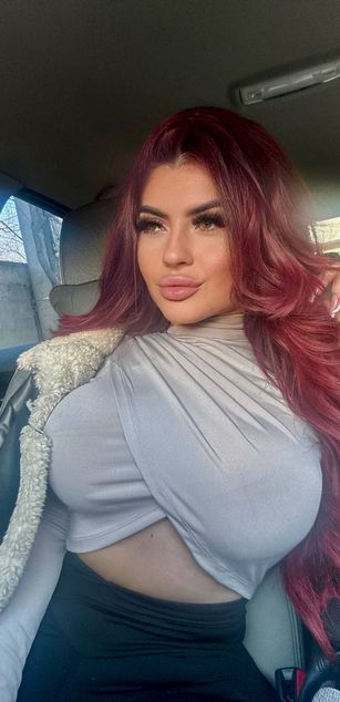 Model - FoxySweet curvy